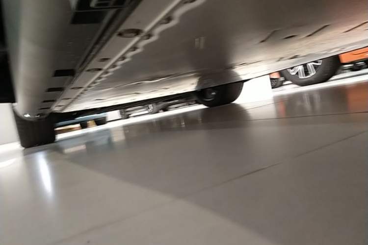 Used ARCFOX Alpha S 2023 603D Forest Edition 320kW Left Side Sill