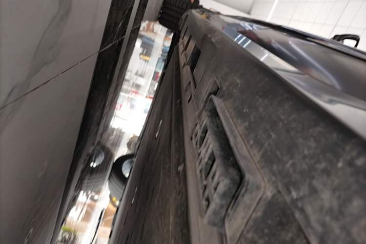 Used ARCFOX Alpha S 2023 Pioneer Edition Left Side Sill