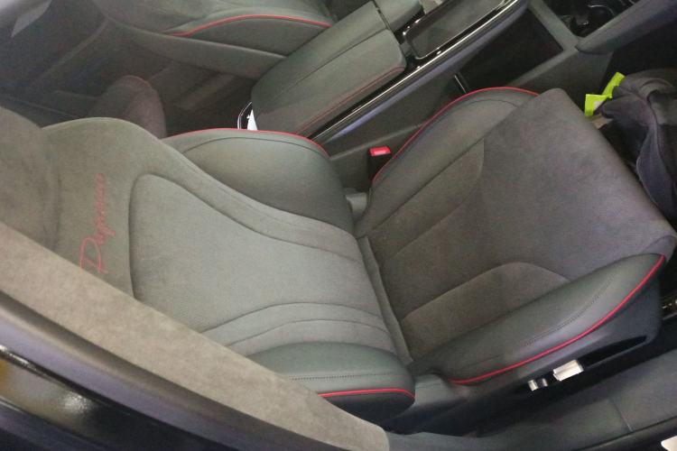 Used ARCFOX Alpha S 2023 Pioneer Edition Right Front Seat