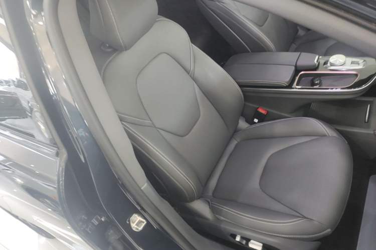 Used ARCFOX Alpha S 2023 525 Forest Edition 175kW Right Front Seat