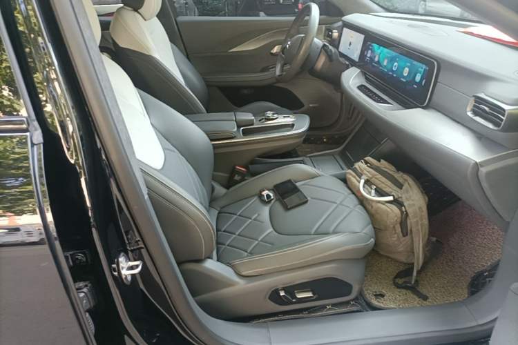 Used ARCFOX Alpha S 2023 603D Forest Edition 320kW Right Front Seat