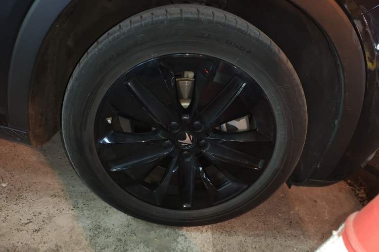 Used ARCFOX Alpha S 2023 525 Forest Edition 175kW Right Front Wheel Hub