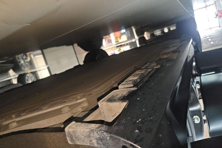 Used ARCFOX Alpha S 2023 Pioneer Edition Right Side Sill