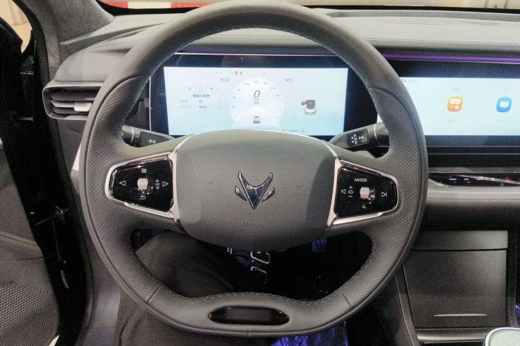 Used ARCFOX Alpha S 2023 603D Forest Edition 320kW Steering Wheel