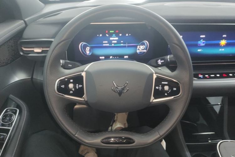 Used ARCFOX Alpha S 2023 525 Forest Edition 175kW Steering Wheel