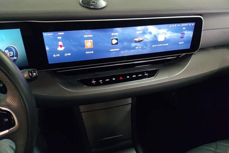Used ARCFOX Alpha S 2023 735E+ Forest Edition 160kW Audio And AC Panel