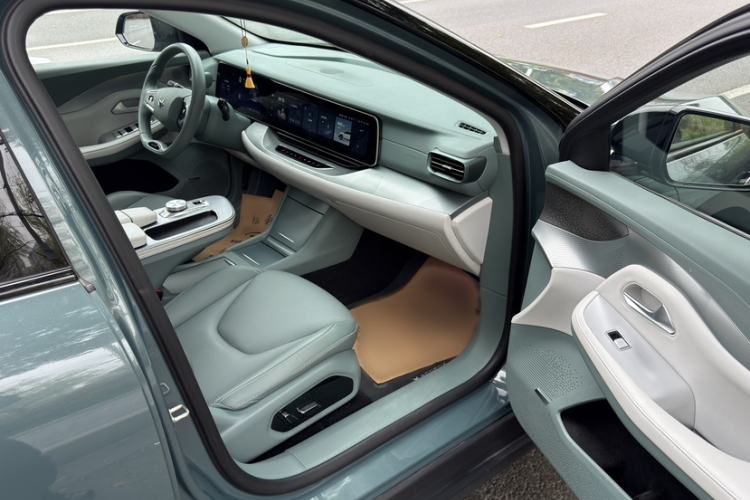 Used ARCFOX Alpha S 2023 525E Forest Edition 175kW Interior 1