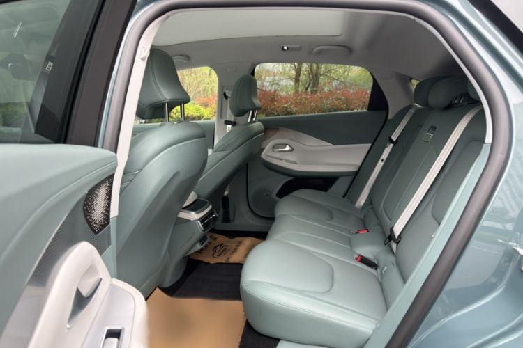 Used ARCFOX Alpha S 2023 525E Forest Edition 175kW Interior 10