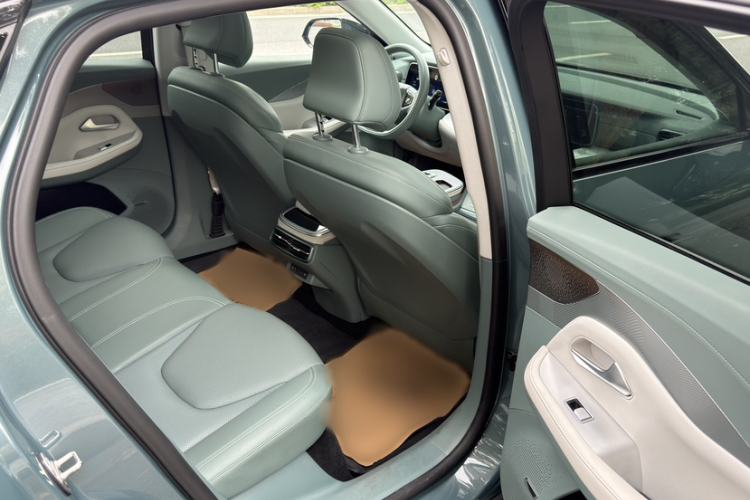 Used ARCFOX Alpha S 2023 525E Forest Edition 175kW Interior 3