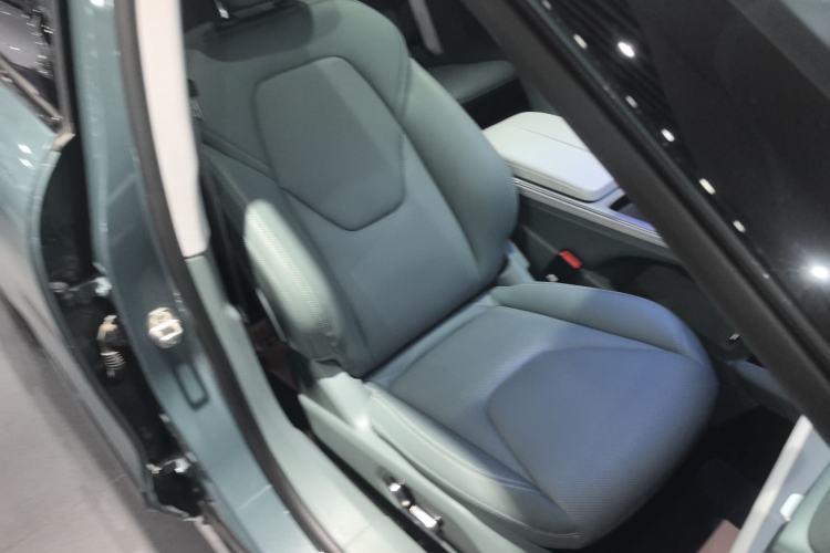 Used ARCFOX Alpha S 2023 525E Forest Edition 175kW Right Front Seat