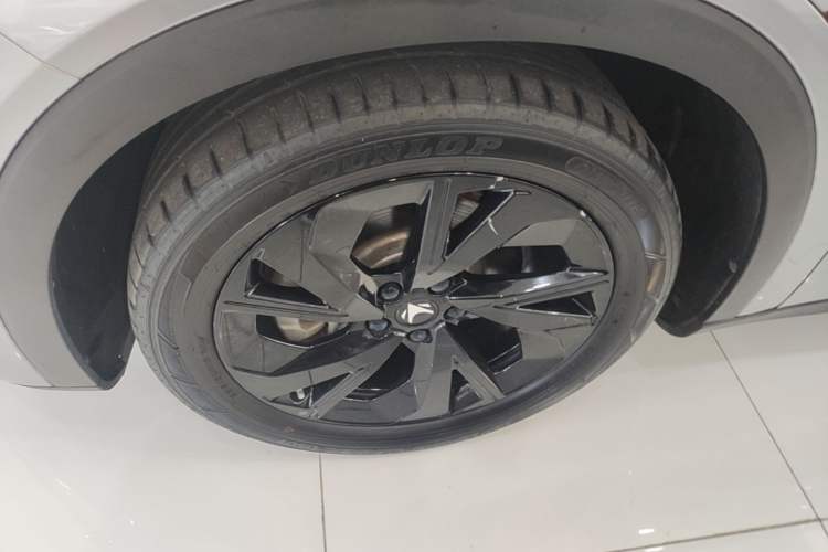 Used ARCFOX Alpha S 2023 735E Forest Edition 160kW Left Front Wheel Hub