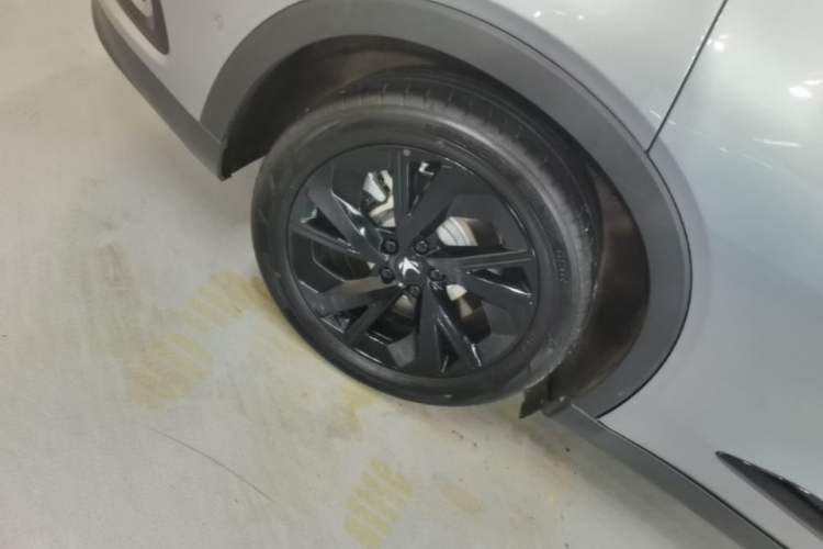 Used ARCFOX Alpha S 2023 650E Forest Edition PRO 175kw Right Rear Wheel Hub