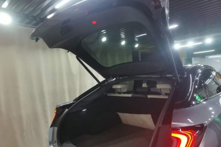 Used ARCFOX Alpha S 2023 650E Forest Edition PRO 175kw Trunk