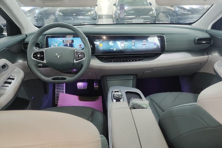 Used ARCFOX Alpha S 2023 735E+ Forest Edition 160kW Center Console
