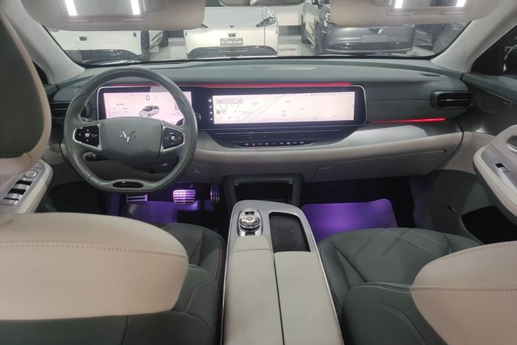 Used ARCFOX Alpha S 2023 735E+ Forest Edition 160kW Center Console