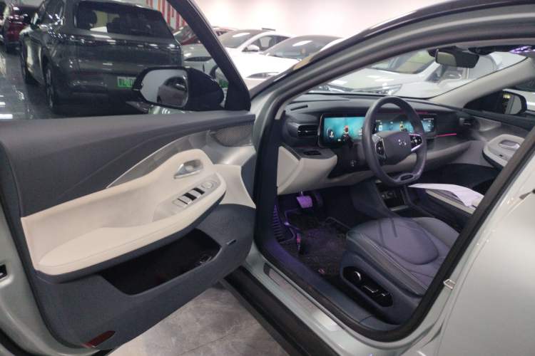 Used ARCFOX Alpha S 2023 650E Forest Edition PRO 175kw Driver Seat