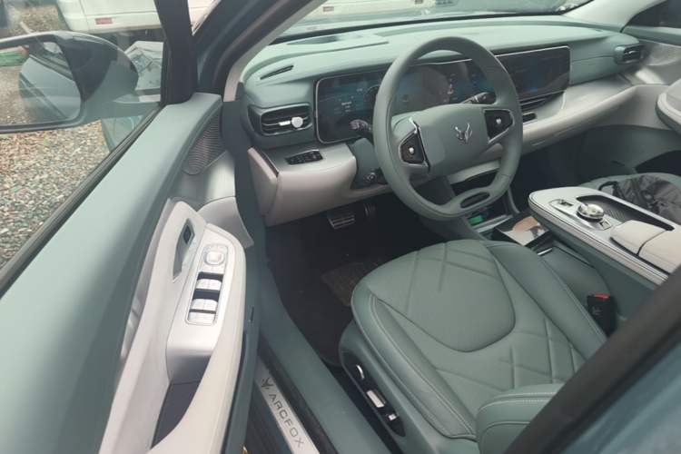 Used ARCFOX Alpha S 2023 735E+ Forest Edition 160kW Driver Seat