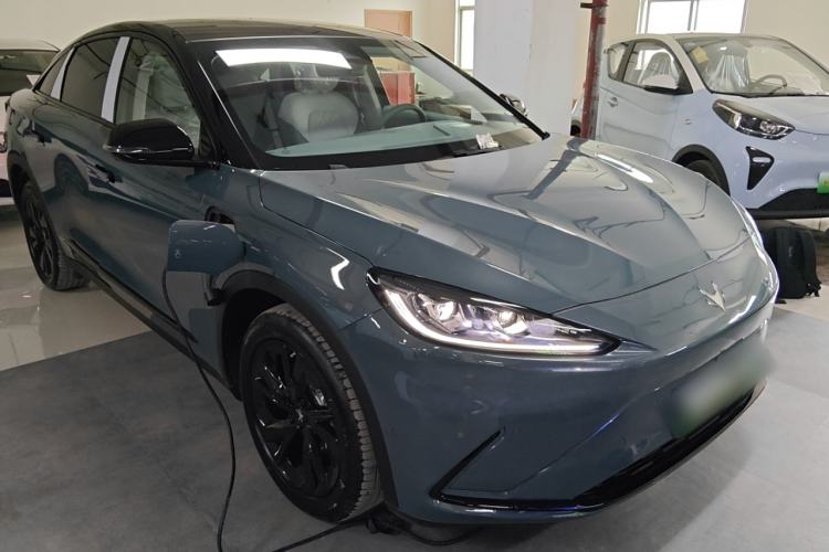 Used ARCFOX Alpha S 2023 525 Forest Edition 160kW Front Right 45 Deg