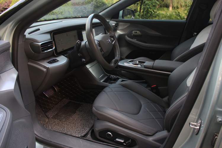 Used ARCFOX Alpha S 2023 603D Forest Edition 320kW Interior 1