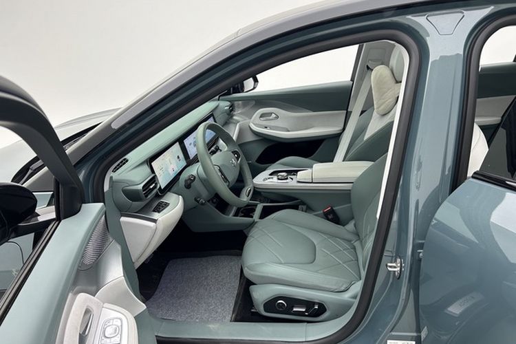 Used ARCFOX Alpha S 2023 735E Forest Edition 175kW Interior 3