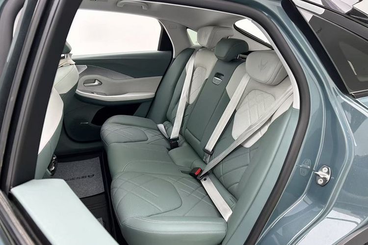 Used ARCFOX Alpha S 2023 735E Forest Edition 175kW Interior 4