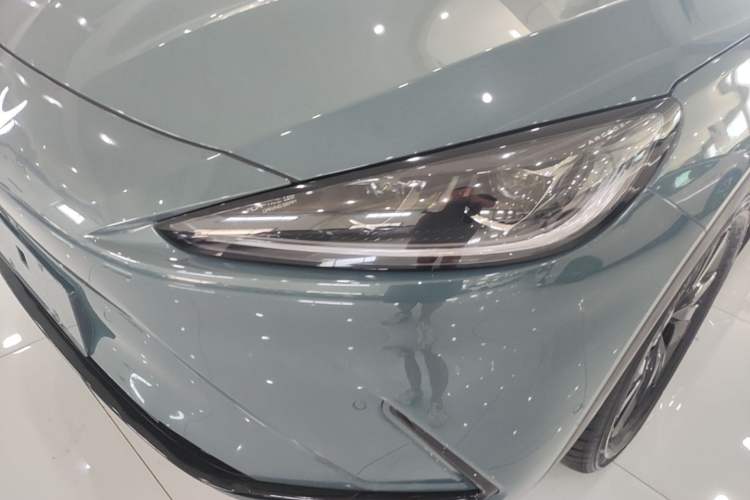 Used ARCFOX Alpha S 2023 735E+ Forest Edition 160kW Left Front Headlight