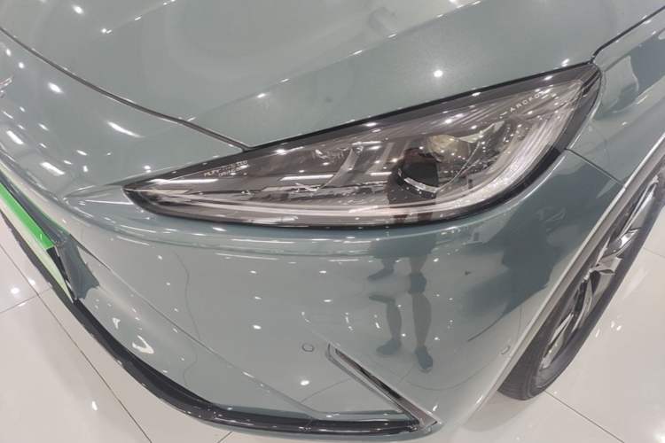 Used ARCFOX Alpha S 2023 735E+ Forest Edition 160kW Left Front Headlight