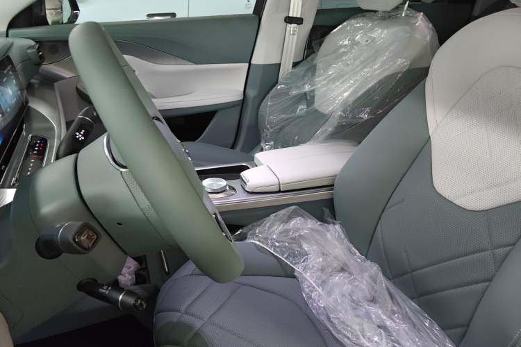 Used ARCFOX Alpha S 2023 525 Forest Edition 160kW Left Front Seat