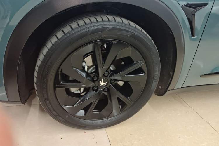 Used ARCFOX Alpha S 2023 735E+ Forest Edition 160kW Left Front Wheel Hub