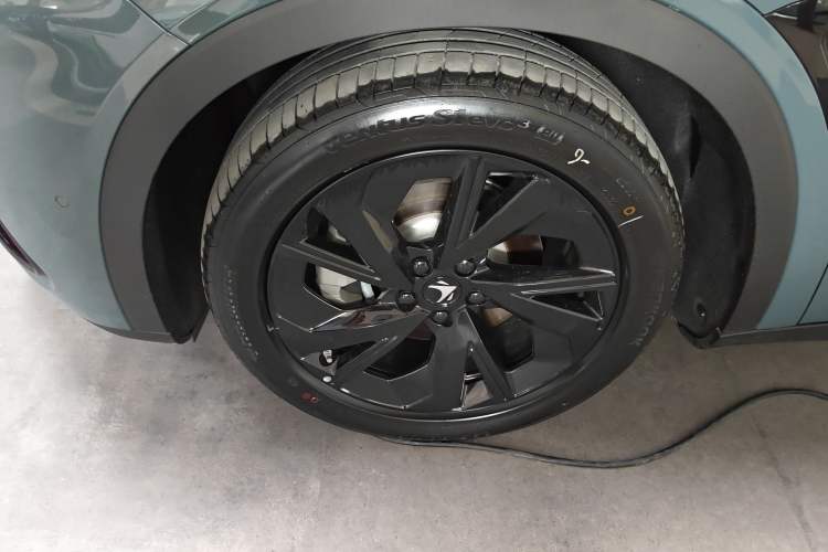 Used ARCFOX Alpha S 2023 525 Forest Edition 160kW Left Front Wheel Hub