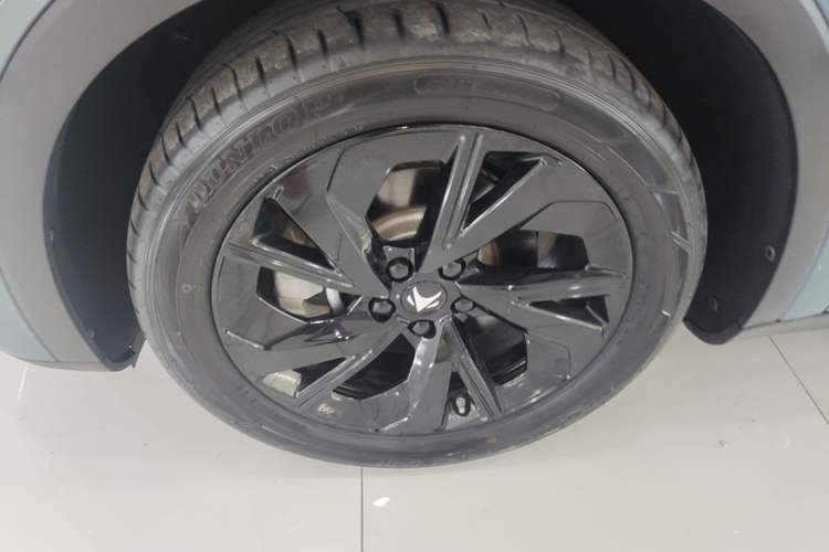 Used ARCFOX Alpha S 2023 735E+ Forest Edition 160kW Left Front Wheel Hub