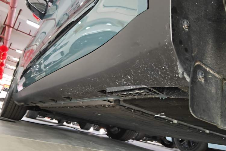 Used ARCFOX Alpha S 2023 525 Forest Edition 160kW Left Side Sill