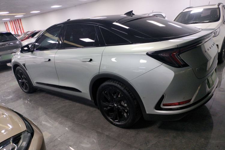 Used ARCFOX Alpha S 2023 650E Forest Edition PRO 175kw Left Side