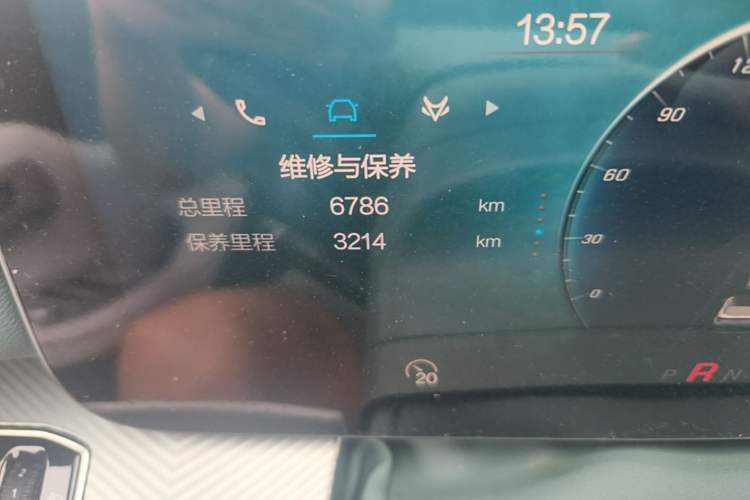 Used ARCFOX Alpha S 2023 735E+ Forest Edition 160kW Odometer Close Up
