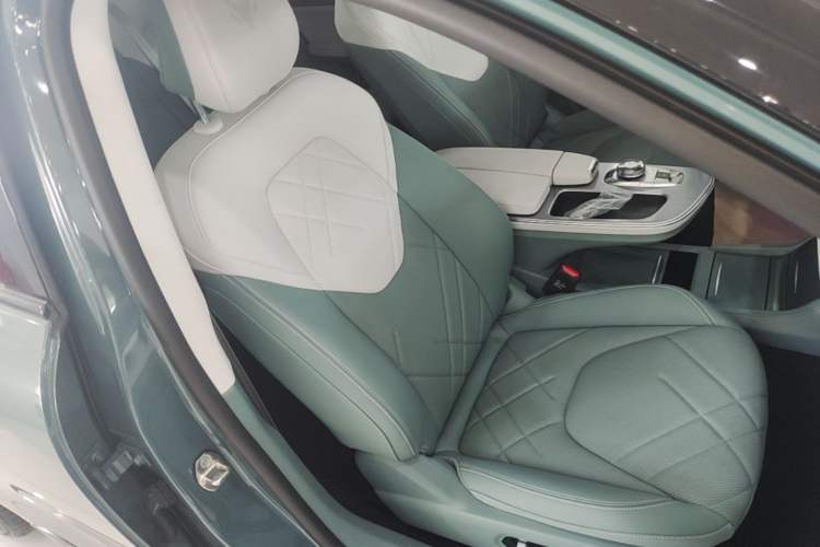 Used ARCFOX Alpha S 2023 735E+ Forest Edition 160kW Right Front Seat
