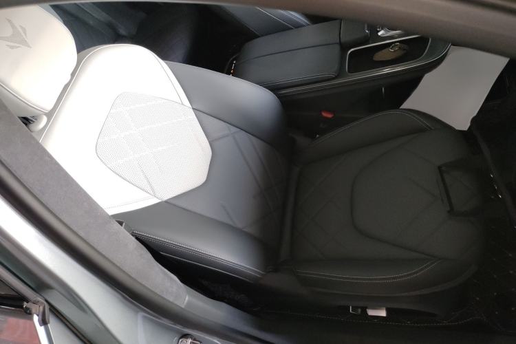 Used ARCFOX Alpha S 2023 603D Forest Edition 320kW Right Front Seat