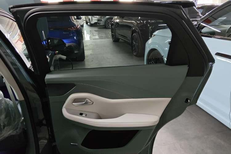 Used ARCFOX Alpha S 2023 525 Forest Edition 160kW Right Rear Door Interior