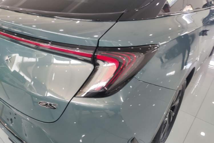 Used ARCFOX Alpha S 2023 735E+ Forest Edition 160kW Right Rear Taillight
