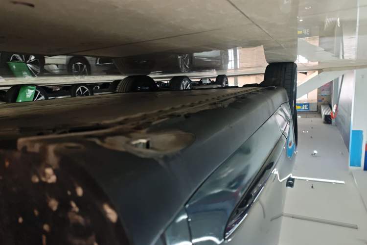 Used ARCFOX Alpha S 2023 735E+ Forest Edition 160kW Right Side Sill