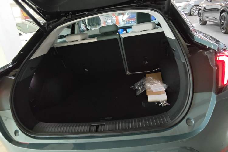 Used ARCFOX Alpha S 2023 525 Forest Edition 160kW Trunk