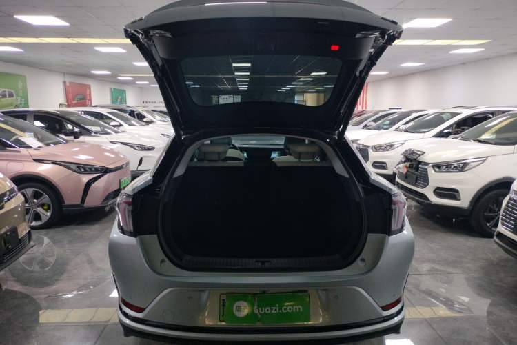 Used ARCFOX Alpha S 2023 650E Forest Edition PRO 175kw Trunk