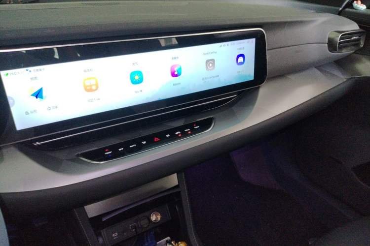 Used ARCFOX Alpha S 2023 525E Forest Edition 175kW Audio And AC Panel