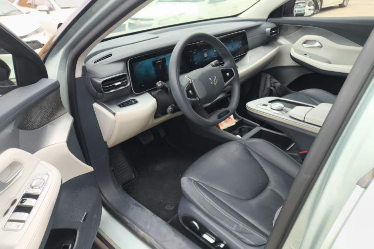 Used ARCFOX Alpha S 2023 525E Forest Edition 175kW Driver Seat