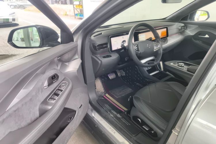 Used ARCFOX Alpha S 2023 735E+ Forest Edition 175kW Driver Seat