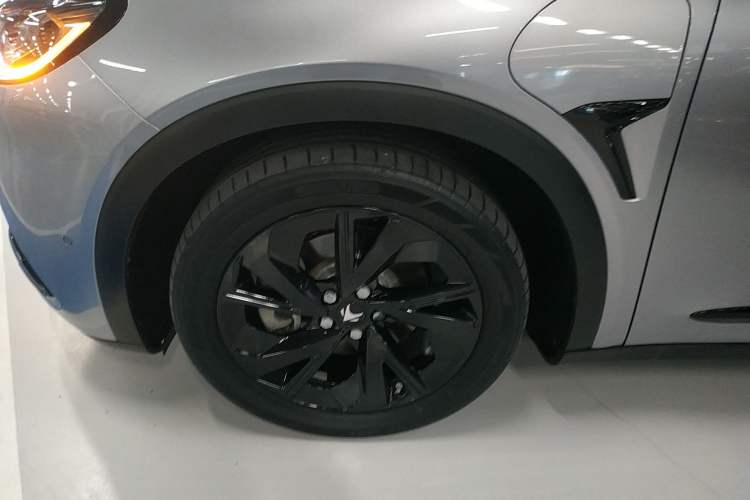 Used ARCFOX Alpha S 2023 735E+ Forest Edition 160kW Exterior 7