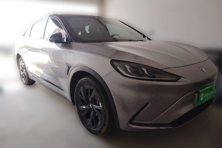 Used ARCFOX Alpha S 2023 525E Forest Edition 175kW Front Right 45 Deg