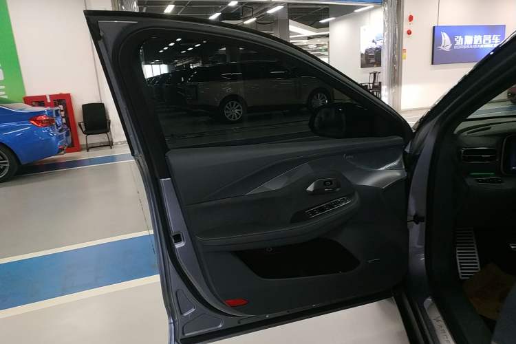 Used ARCFOX Alpha S 2023 735E+ Forest Edition 160kW Interior 7