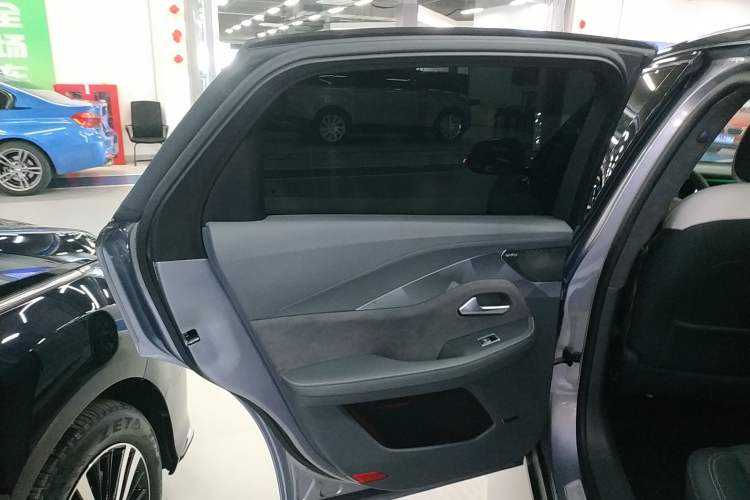 Used ARCFOX Alpha S 2023 735E+ Forest Edition 160kW Interior 8