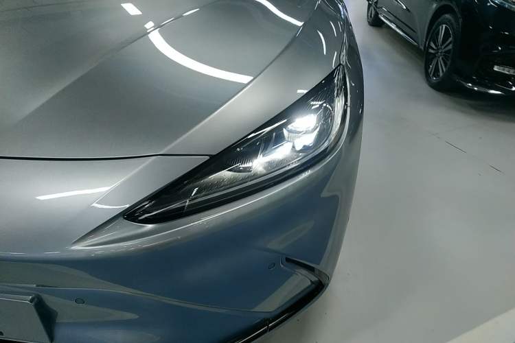 Used ARCFOX Alpha S 2023 735E+ Forest Edition 160kW Left Front Headlight