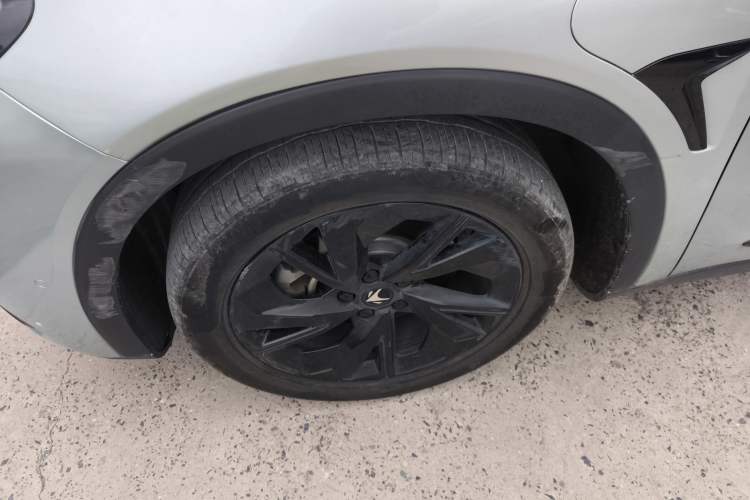 Used ARCFOX Alpha S 2023 525E Forest Edition 175kW Left Front Wheel Hub